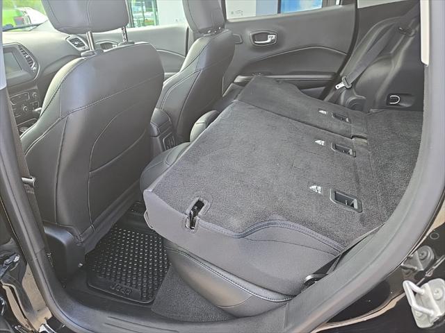 Photo of 2021 Diamond Black Crystal Pearlcoat Jeep Compass