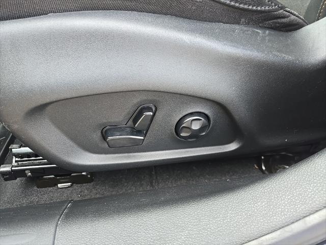 Photo of 2021 Diamond Black Crystal Pearlcoat Jeep Compass