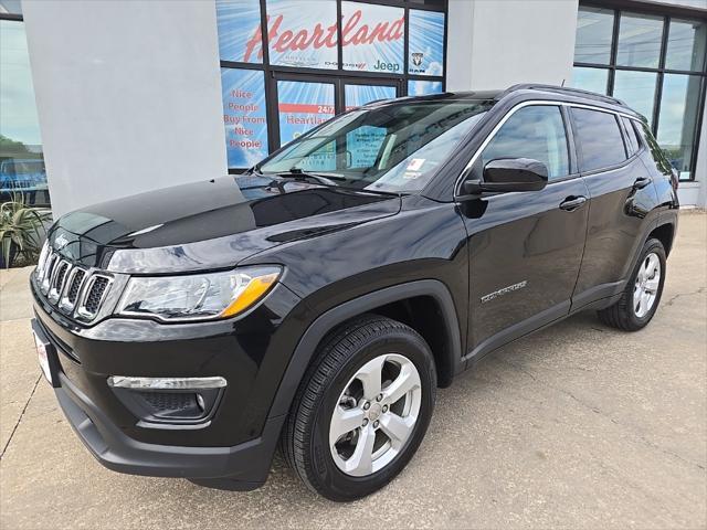 Photo of 2021 Diamond Black Crystal Pearlcoat Jeep Compass