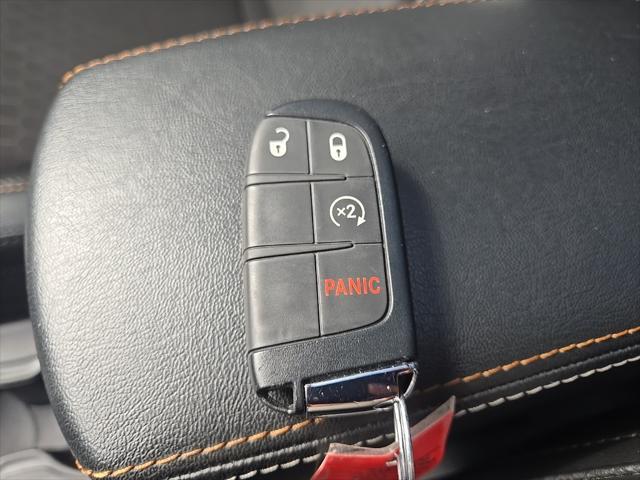 Photo of 2021 Diamond Black Crystal Pearlcoat Jeep Compass