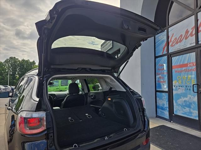 Photo of 2021 Diamond Black Crystal Pearlcoat Jeep Compass