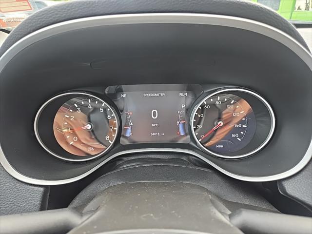 Photo of 2021 Diamond Black Crystal Pearlcoat Jeep Compass