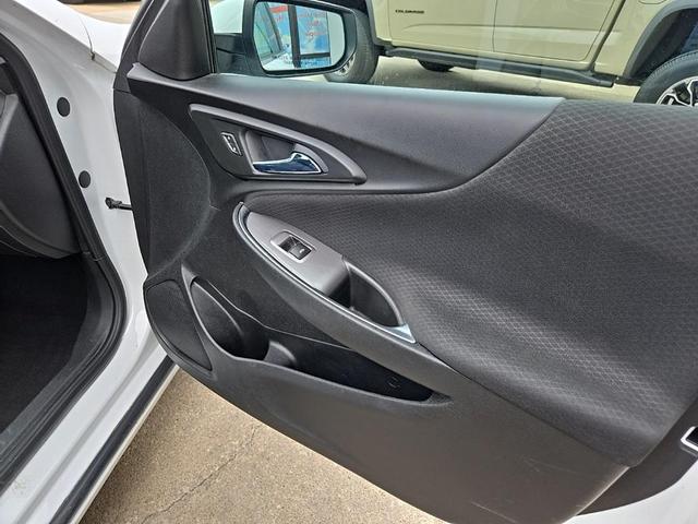 Photo of 2020 Summit White Chevrolet Malibu