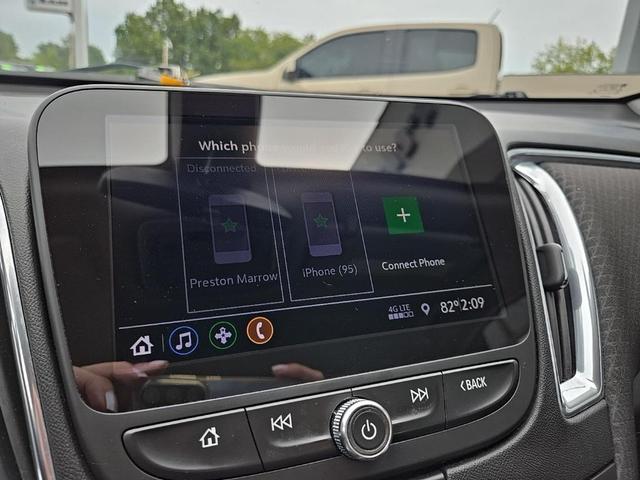 Photo of 2020 Summit White Chevrolet Malibu
