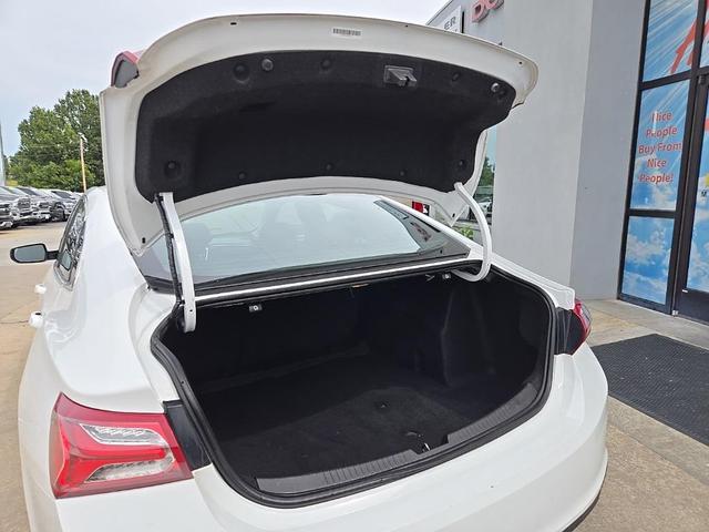 Photo of 2020 Summit White Chevrolet Malibu