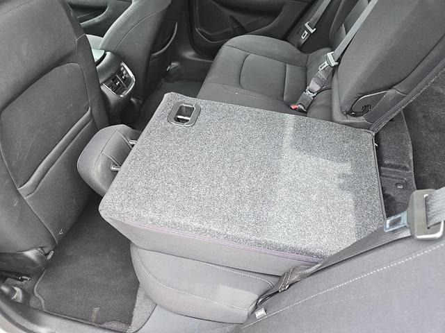 Photo of 2020 Summit White Chevrolet Malibu