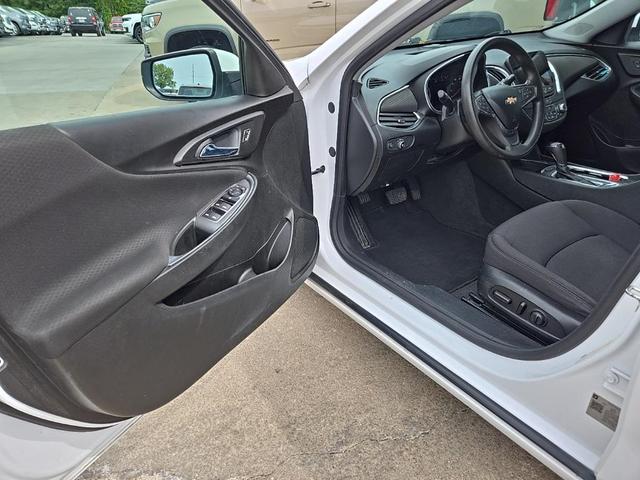 Photo of 2020 Summit White Chevrolet Malibu