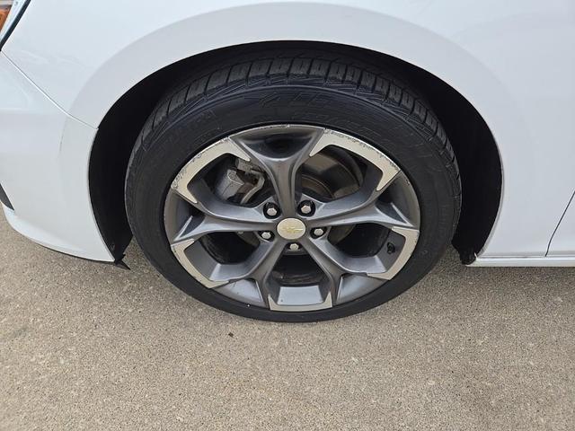 Photo of 2020 Summit White Chevrolet Malibu