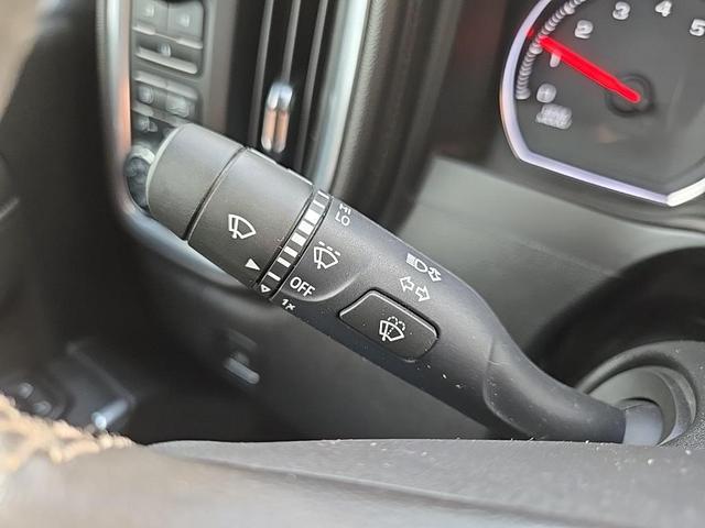 Photo of 2022 Summit White Chevrolet Silverado 2500