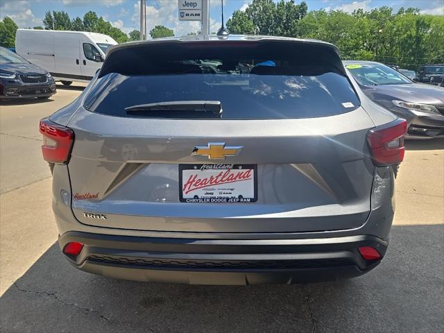 Photo of 2025 Sterling Gray Metallic Chevrolet Trax