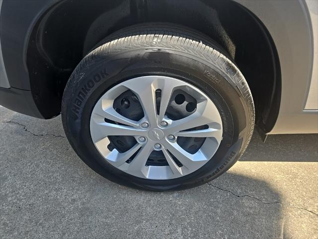 Photo of 2025 Sterling Gray Metallic Chevrolet Trax