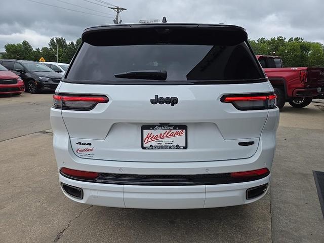 Photo of 2025 Bright White Clear-Coat Exterior Paint Jeep Grand Cherokee