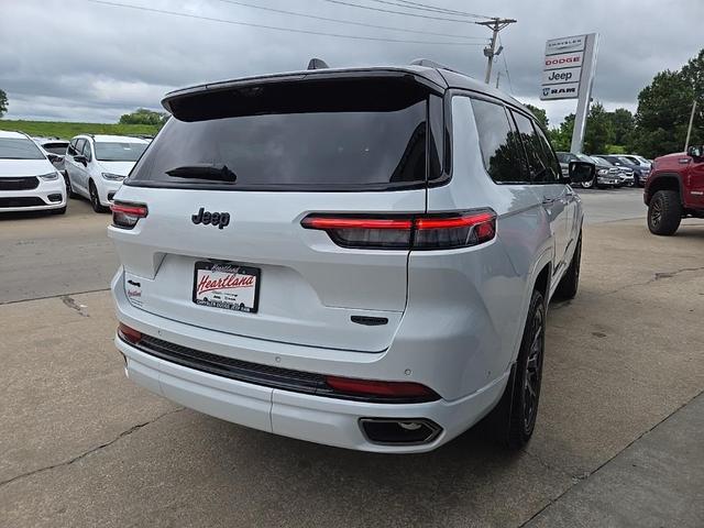 Photo of 2025 Bright White Clear-Coat Exterior Paint Jeep Grand Cherokee
