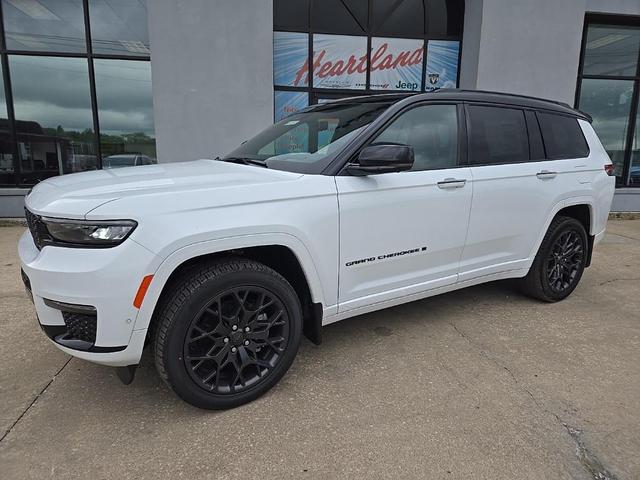 Photo of 2025 Bright White Clear-Coat Exterior Paint Jeep Grand Cherokee