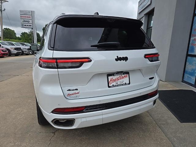Photo of 2025 Bright White Clear-Coat Exterior Paint Jeep Grand Cherokee