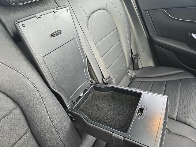 Photo of 2021 Black Mercedes-Benz GLC 300