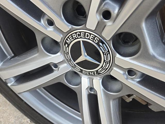 Photo of 2021 Black Mercedes-Benz GLC 300