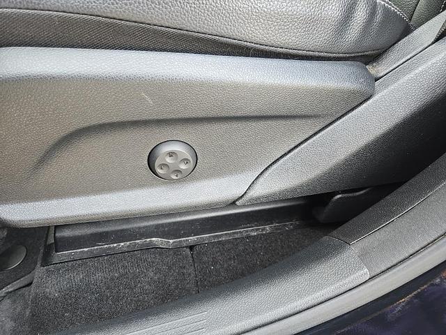 Photo of 2021 Black Mercedes-Benz GLC 300