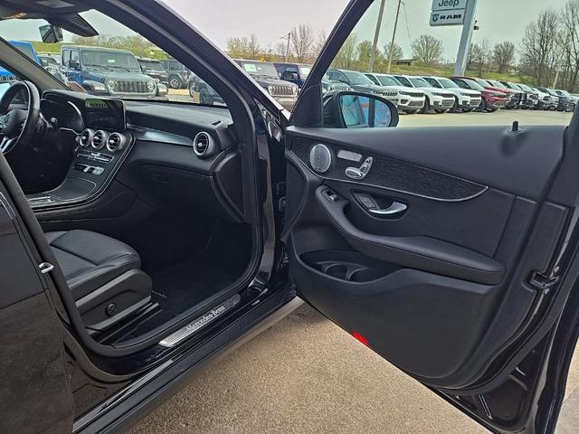 Photo of 2021 Black Mercedes-Benz GLC 300
