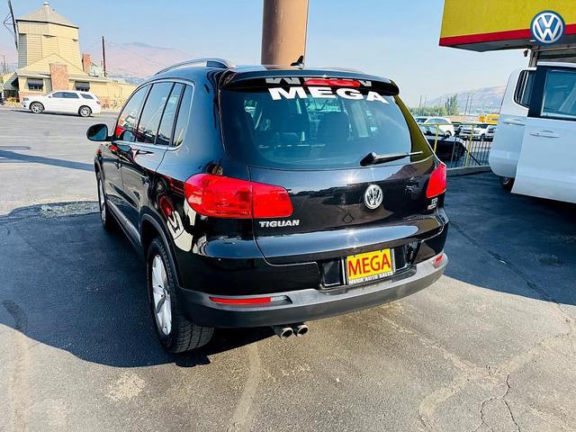 Photo of 2017 Deep Black Pearl Volkswagen Tiguan