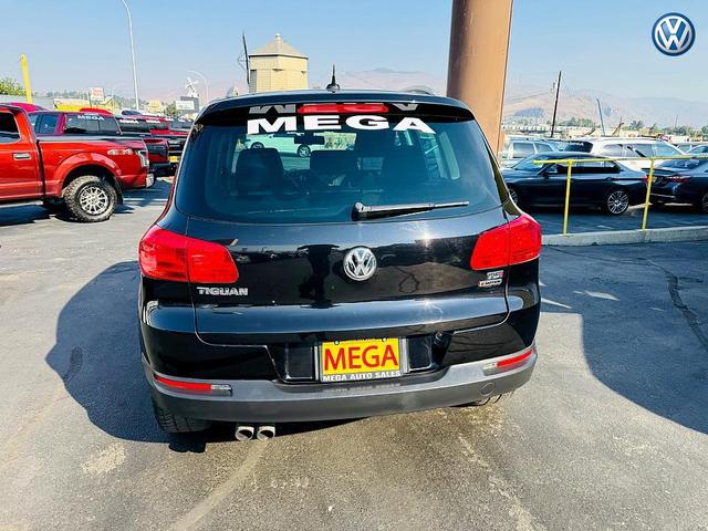 Photo of 2017 Deep Black Pearl Volkswagen Tiguan