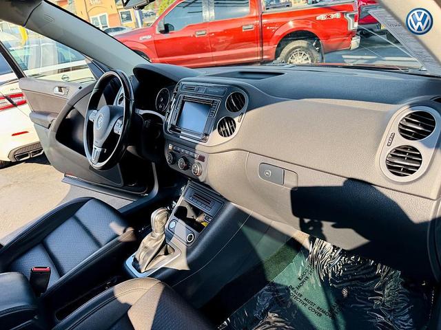 Photo of 2017 Deep Black Pearl Volkswagen Tiguan