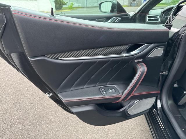Photo of 2021 Black Maserati Ghibli