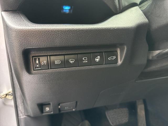Photo of 2022 Silver Sky Metallic/Midnight Black Metallic Toyota RAV4 Hybrid