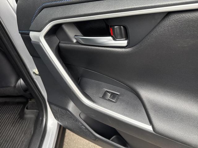 Photo of 2022 Silver Sky Metallic/Midnight Black Metallic Toyota RAV4 Hybrid