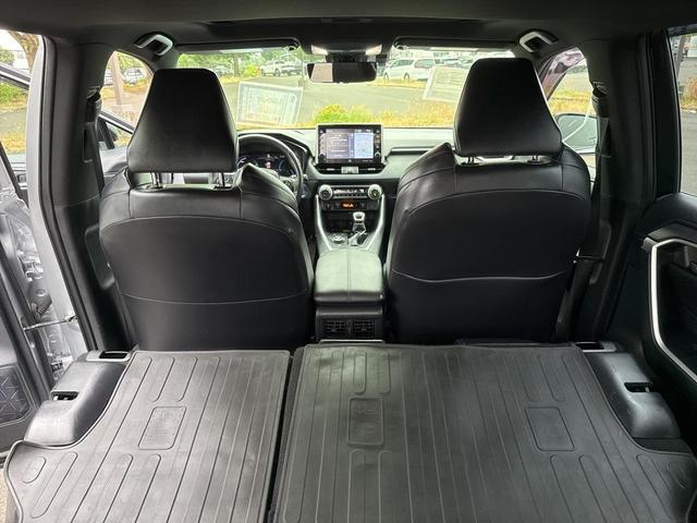 Photo of 2022 Silver Sky Metallic/Midnight Black Metallic Toyota RAV4 Hybrid