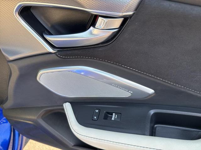 Photo of 2022 Apex Blue Pearl Acura RDX