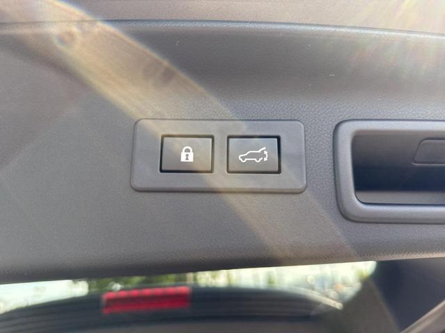 Photo of 2025 Magnetite Gray Metallic Subaru Forester