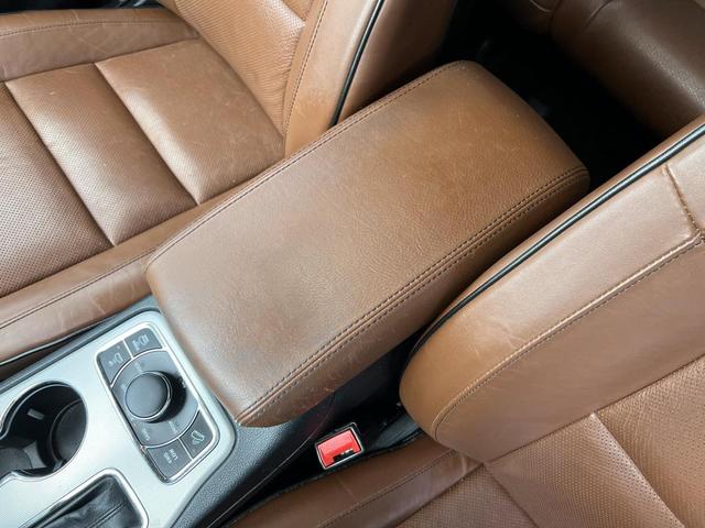 Photo of 2019 Diamond Black Crystal Pearlcoat Jeep Grand Cherokee