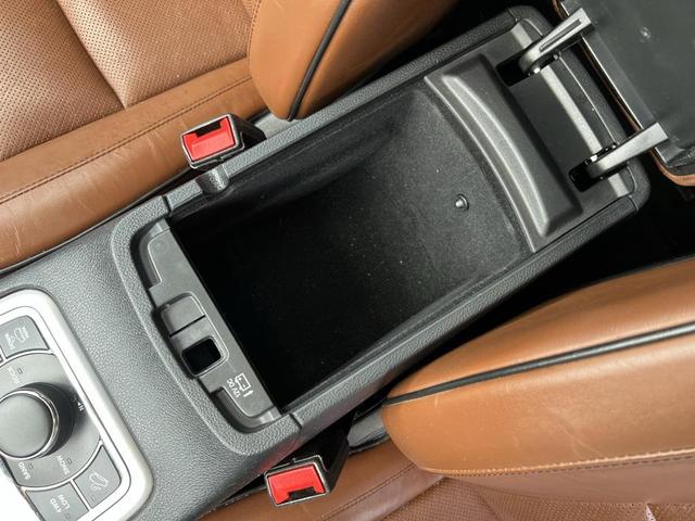 Photo of 2019 Diamond Black Crystal Pearlcoat Jeep Grand Cherokee