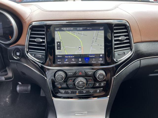 Photo of 2019 Diamond Black Crystal Pearlcoat Jeep Grand Cherokee