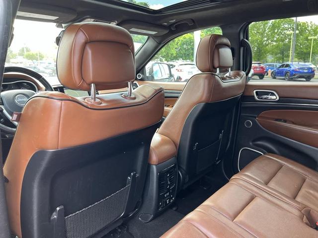 Photo of 2019 Diamond Black Crystal Pearlcoat Jeep Grand Cherokee