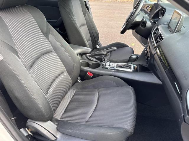 Photo of 2015 Snowflake White Pearl Mica Mazda Mazda3
