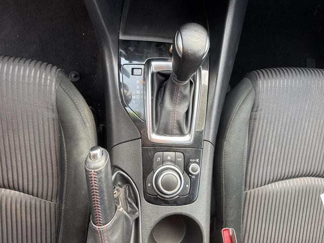 Photo of 2015 Snowflake White Pearl Mica Mazda Mazda3