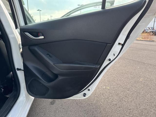 Photo of 2015 Snowflake White Pearl Mica Mazda Mazda3