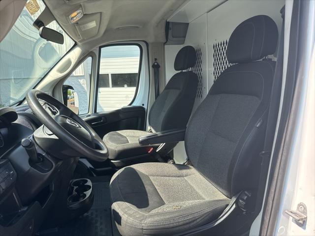 Photo of 2019 Bright White Clearcoat RAM ProMaster 1500