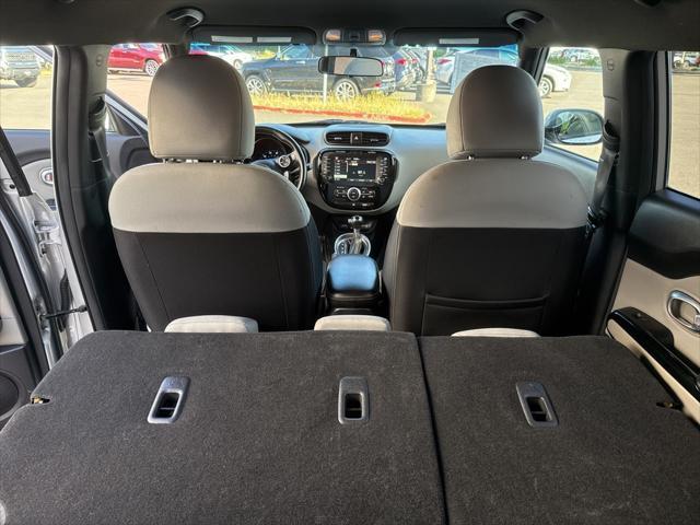 Photo of 2015 Bright Silver Kia Soul