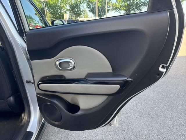 Photo of 2015 Bright Silver Kia Soul