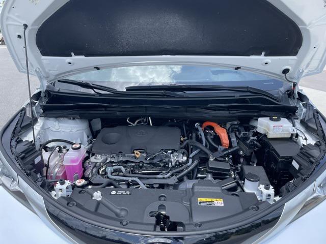 Photo of 2023 Pearl Toyota Sienna
