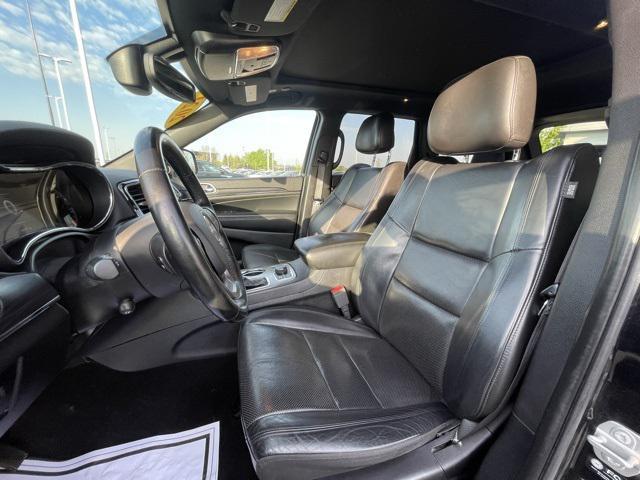 Photo of 2021 Diamond Black Crystal Pearlcoat Jeep Grand Cherokee