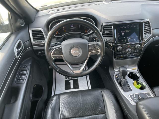 Photo of 2021 Diamond Black Crystal Pearlcoat Jeep Grand Cherokee
