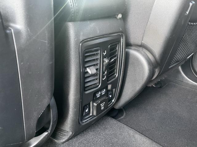 Photo of 2021 Diamond Black Crystal Pearlcoat Jeep Grand Cherokee