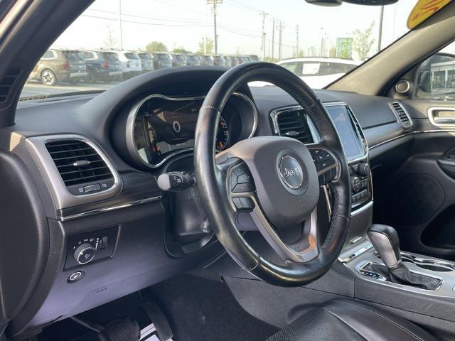 Photo of 2021 Diamond Black Crystal Pearlcoat Jeep Grand Cherokee