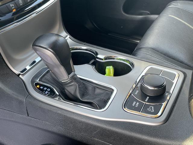 Photo of 2021 Diamond Black Crystal Pearlcoat Jeep Grand Cherokee