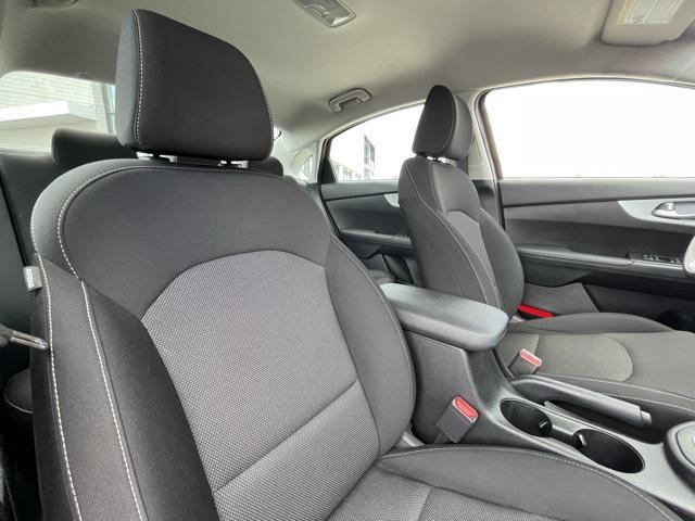 Photo of 2023 Currant Red Kia Forte