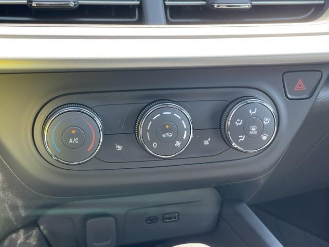 Photo of 2025 Summit White Chevrolet Trax